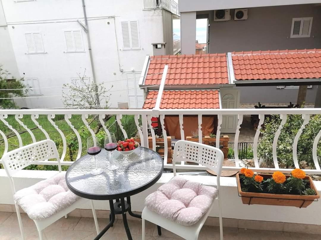 Apartman Komadina Hotel Makarska Eksteriør billede